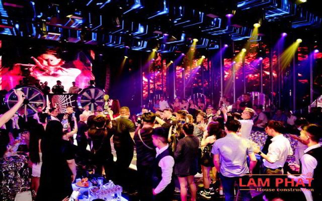 làm cách âm quán bar clup