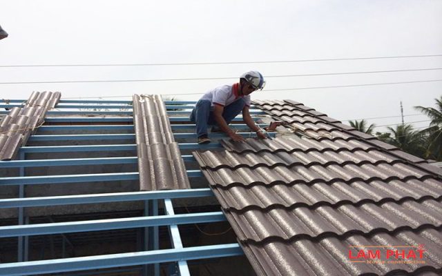 thi công chống nóng mái ngói